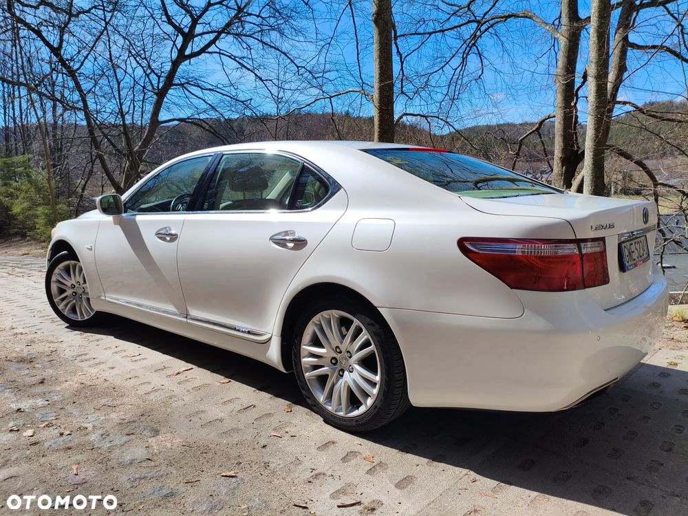Lexus LS 600h L Prestige - 8