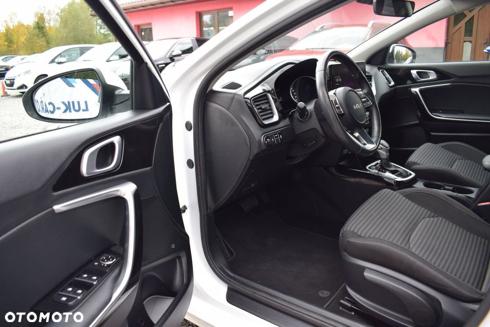 Kia Ceed - 8