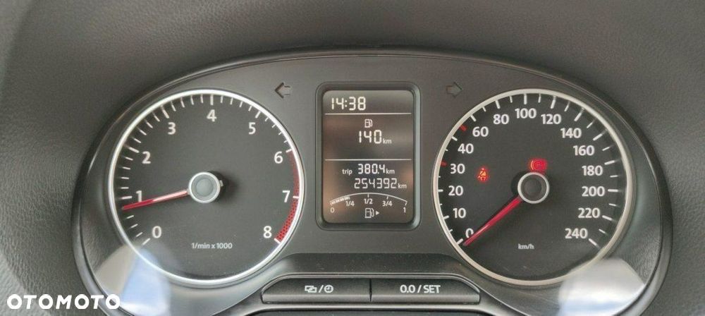 Volkswagen Polo - 28