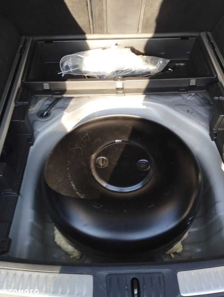 Toyota Avensis 2.0 Premium MS - 16