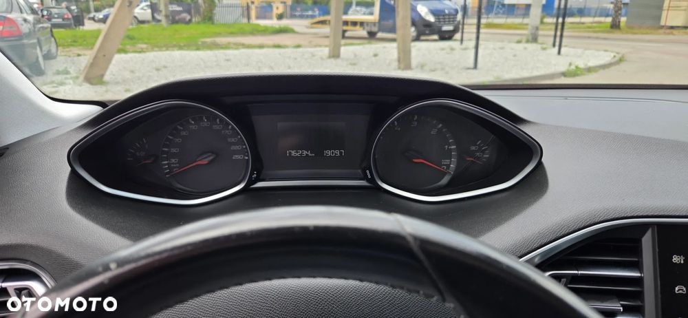 Peugeot 308 BlueHDi FAP 120 Stop & Start Allure - 26