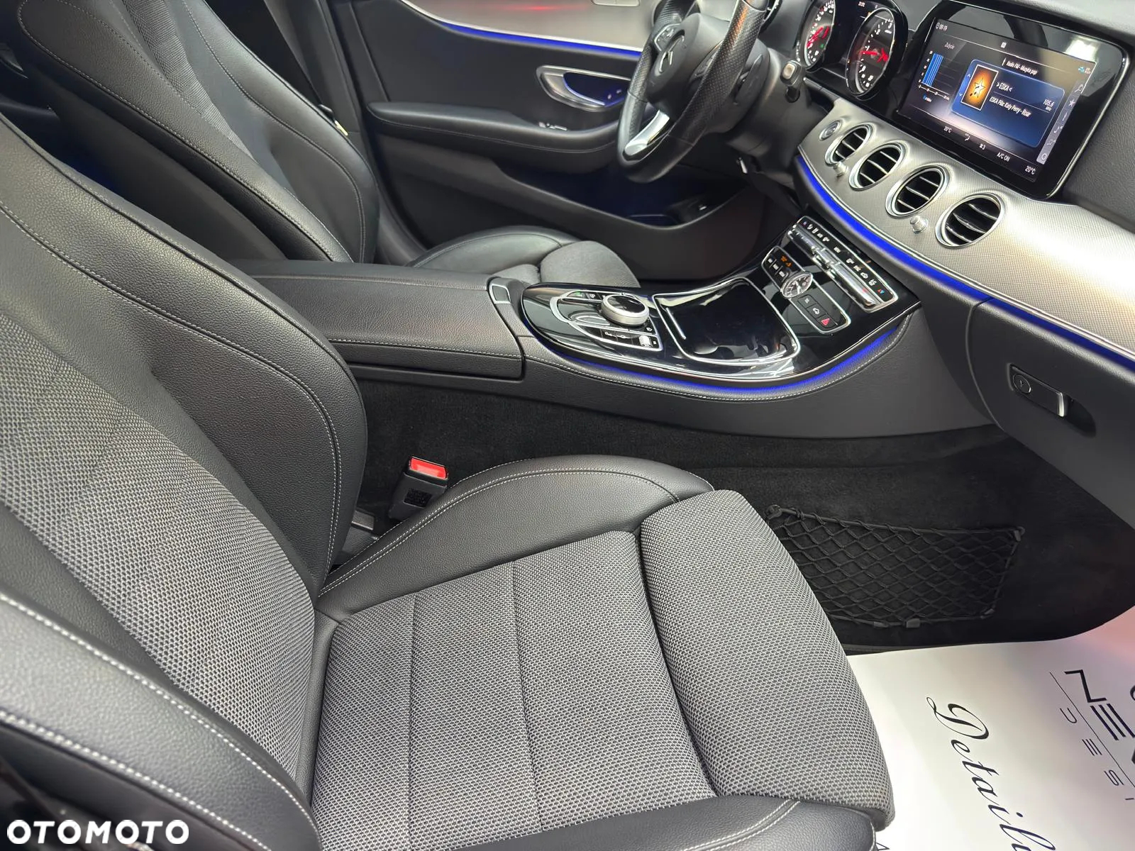 Mercedes-Benz Klasa E 220 d T 9G-TRONIC Avantgarde - 32