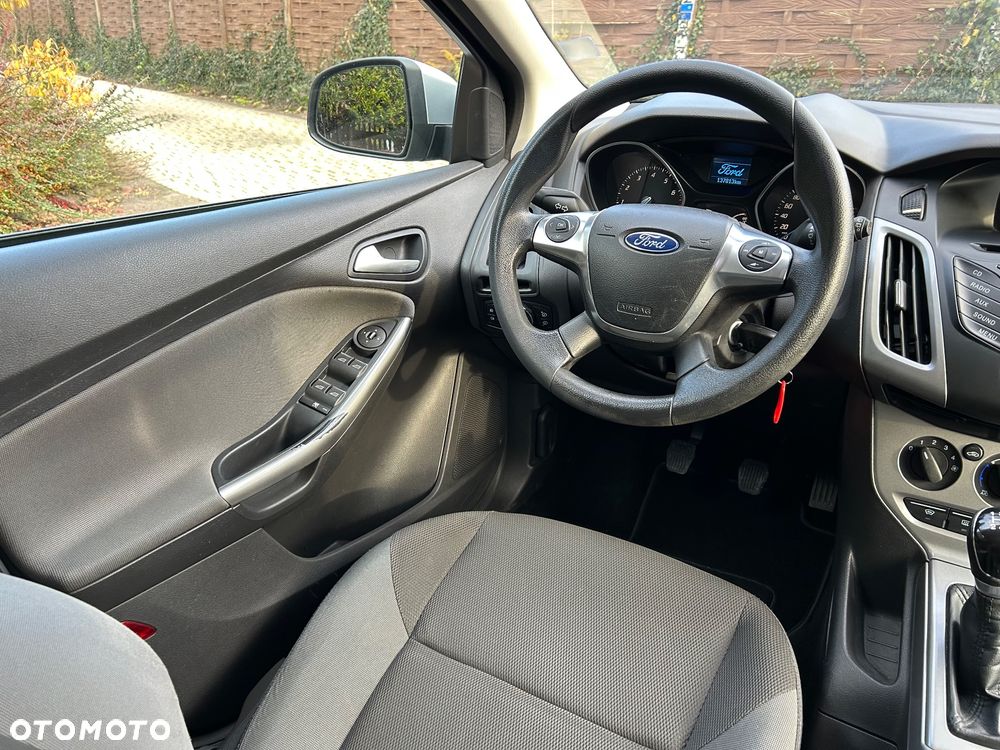 Ford Focus - 25