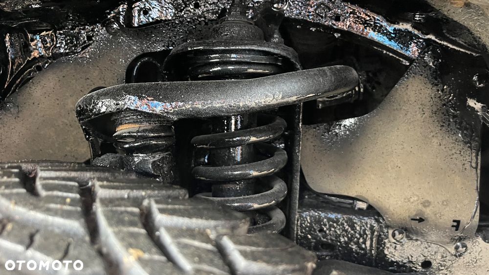 Toyota Hilux 2.5 D-4D DLX + - 8