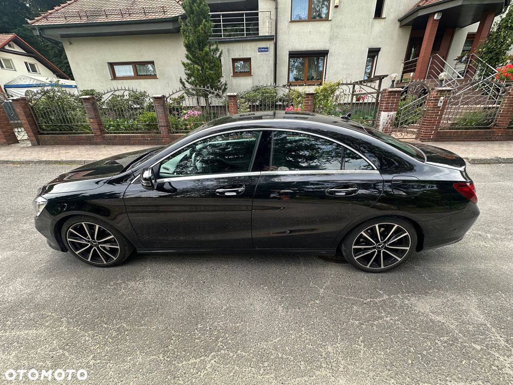 Mercedes-Benz CLA 200 7G-DCT Urban - 12