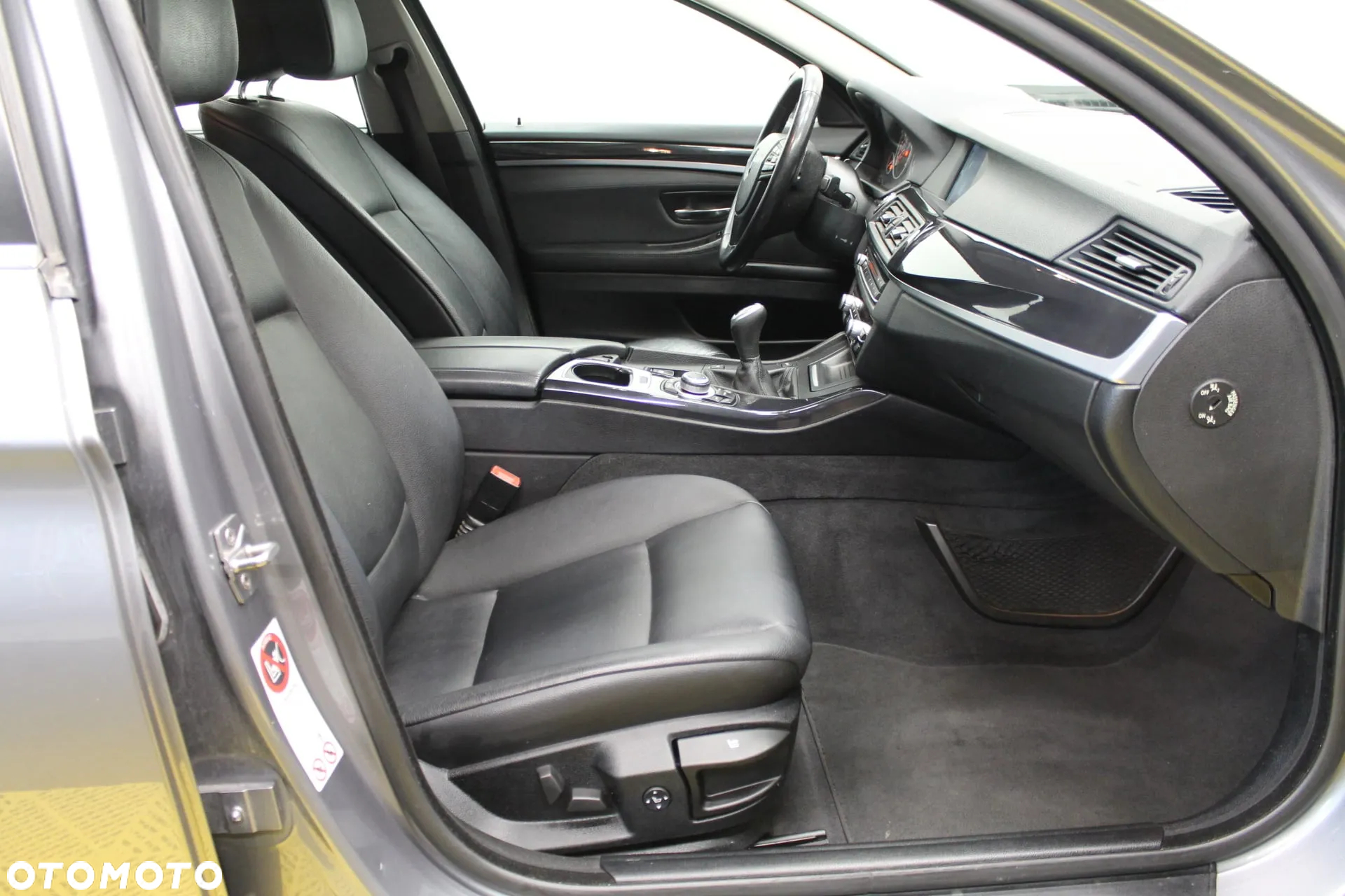BMW Seria 5 525d Touring - 15
