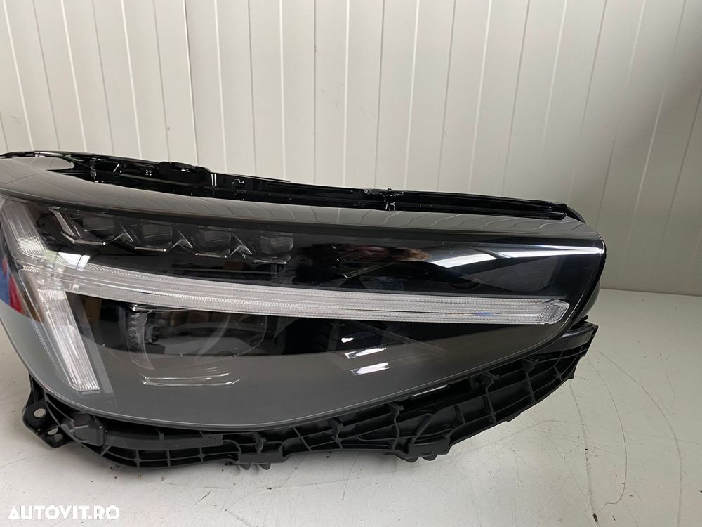 Far dreapta VOLVO XC40 2018+ MID LED 31655991 - 3