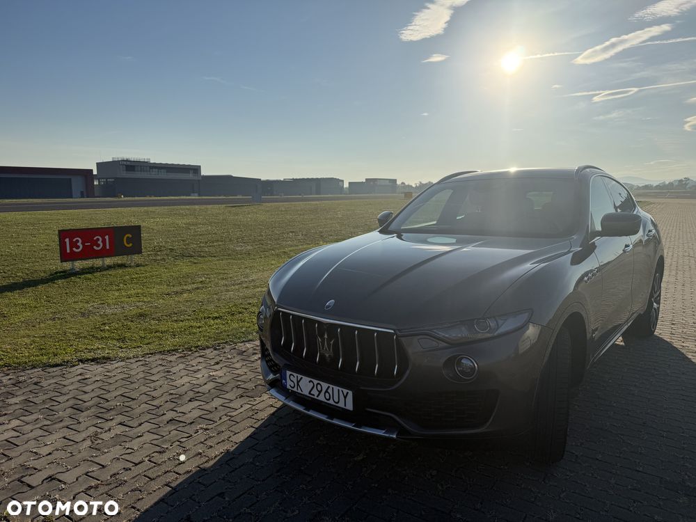 Maserati Levante S Granlusso - 8