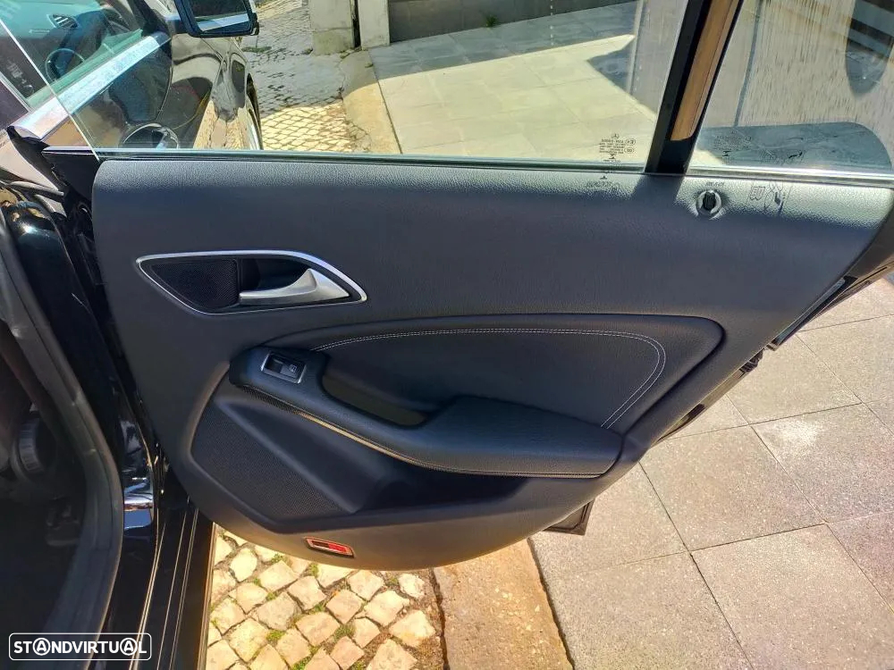 Mercedes-Benz CLA 180 d Shooting Brake Urban - 28