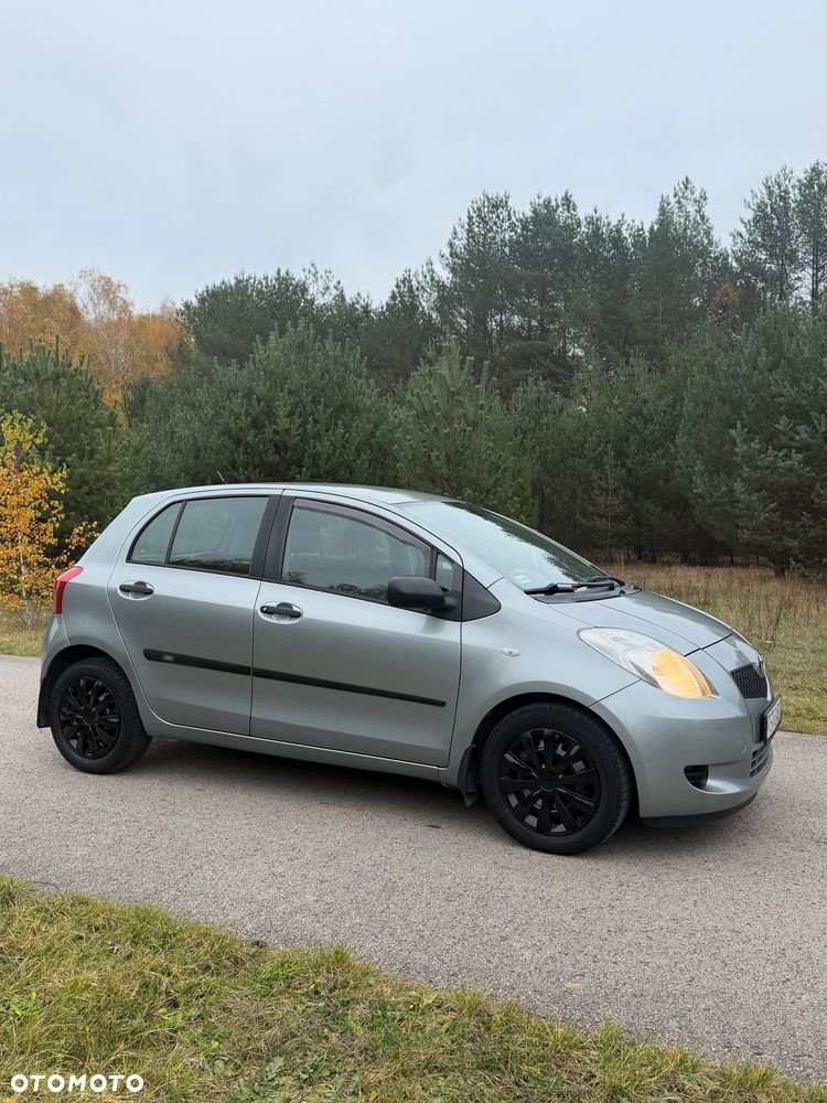 Toyota Yaris - 4