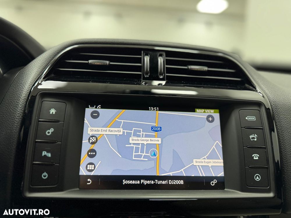 Jaguar XE 20d Aut. Portfolio - 9