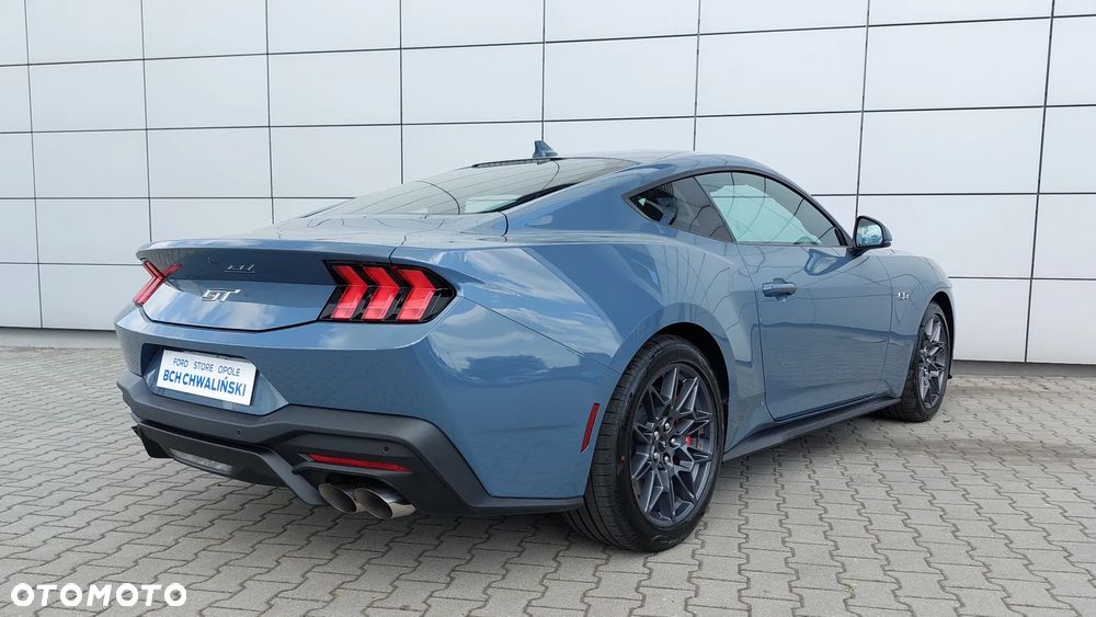 Ford Mustang - 8