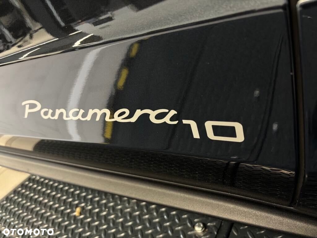 Porsche Panamera - 30