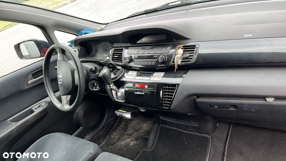 Honda FR-V - 10