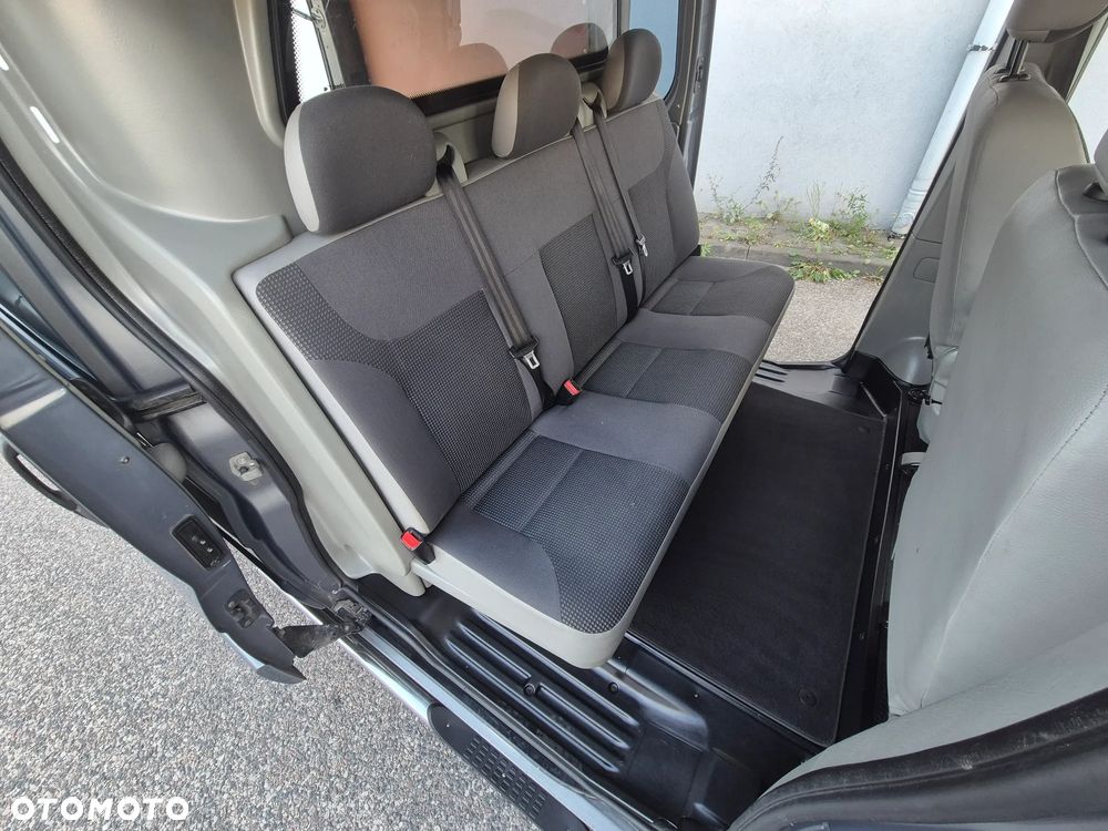 Opel Vivaro - 22