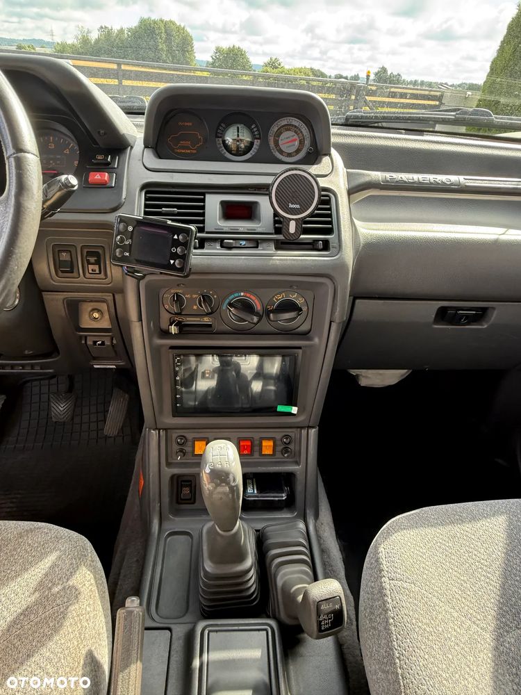 Mitsubishi Pajero - 9