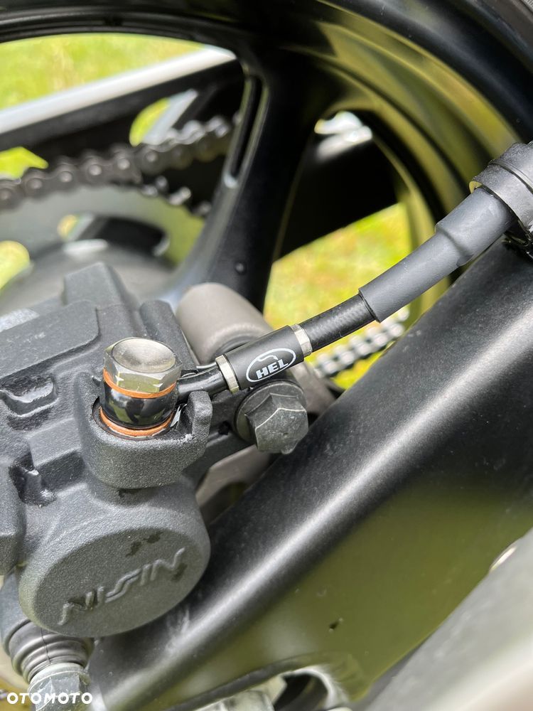 Yamaha R6 - 16