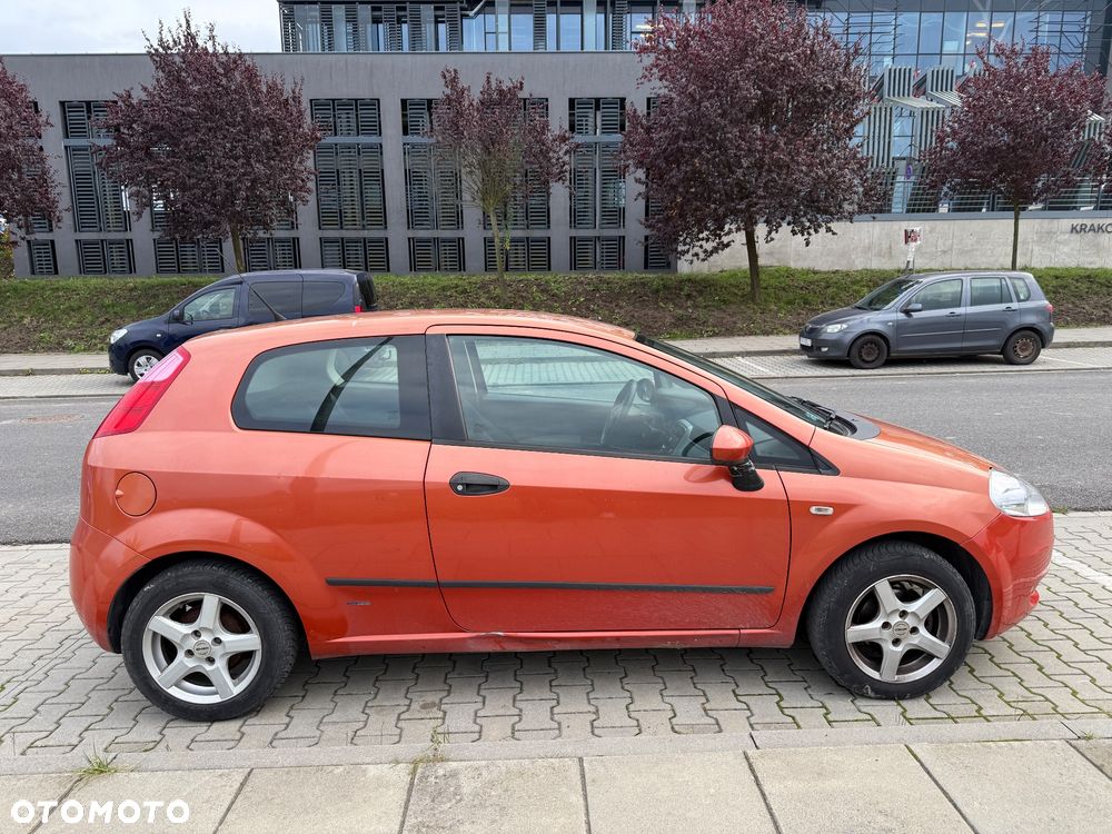 Fiat Punto 1.4 16V Dynamic - 6