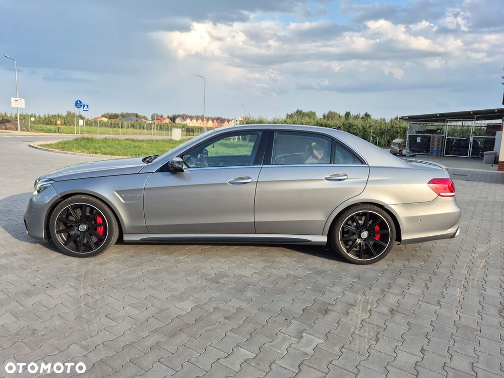 Mercedes-Benz Klasa E 63 AMG S 4-Matic - 7