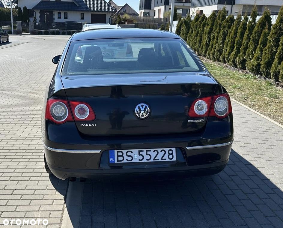 Volkswagen Passat 1.9 TDI Comfortline - 4