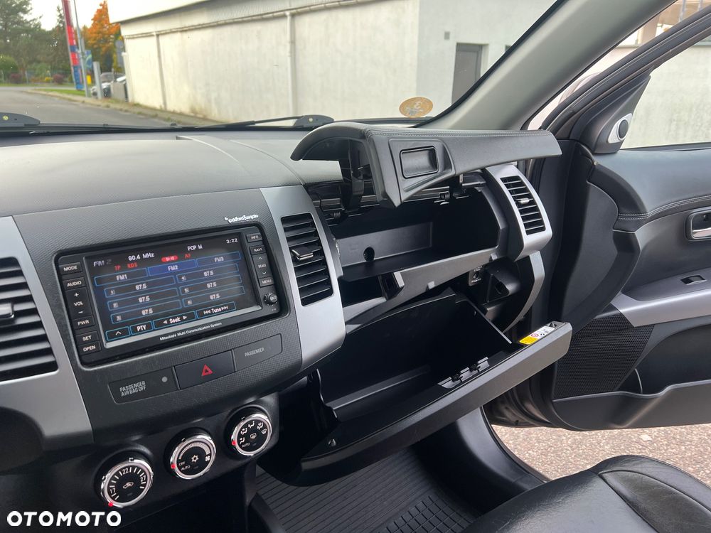 Mitsubishi Outlander 2.0 DI-D 4WD Intense - 31