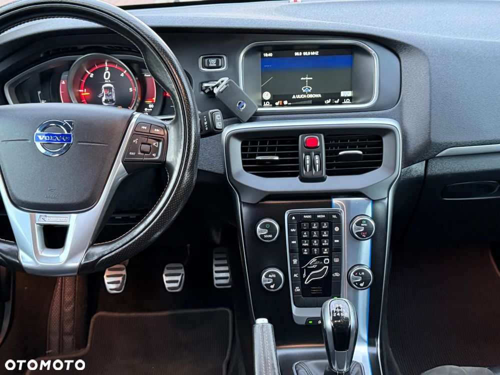 Volvo V40 - 18