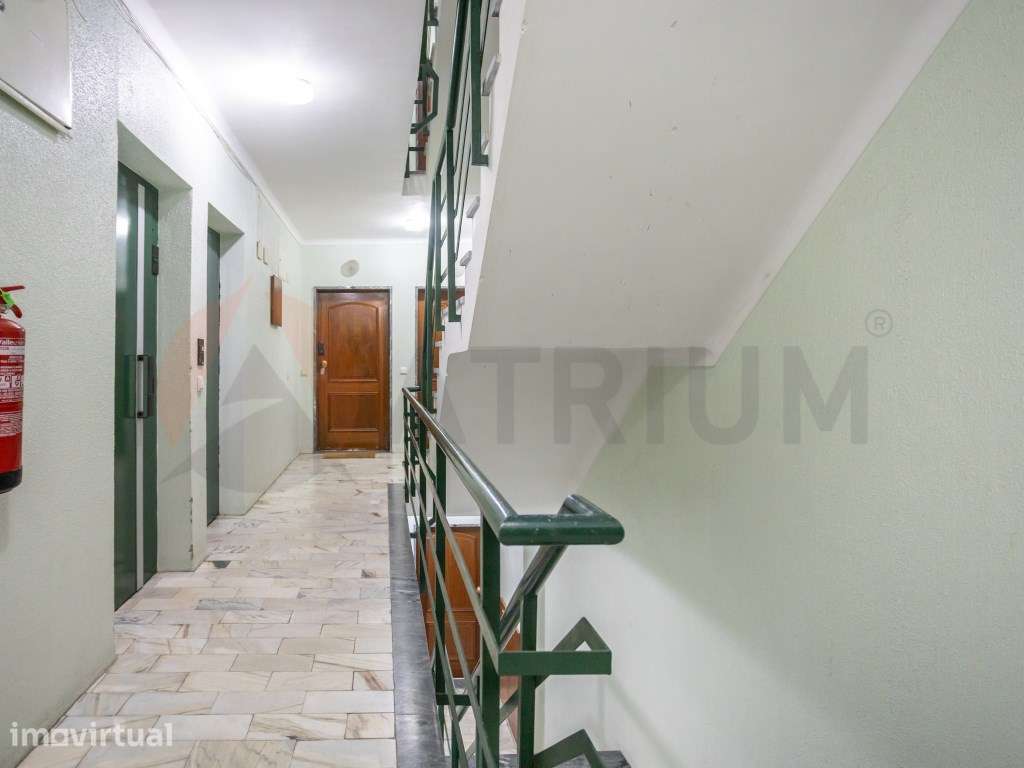 EXCLUSIVO | T2 COM 82m², ELEVADOR E LAREIRA NO VALE DO COBRO - SETÚ... - Grande imagem: 5/36