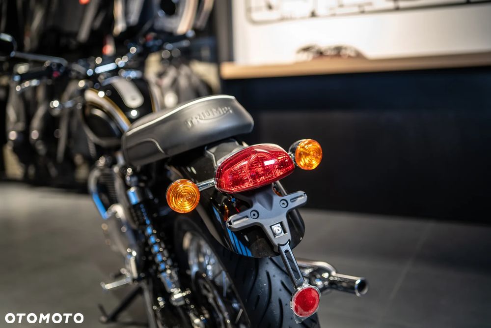 Triumph Bonneville - 2