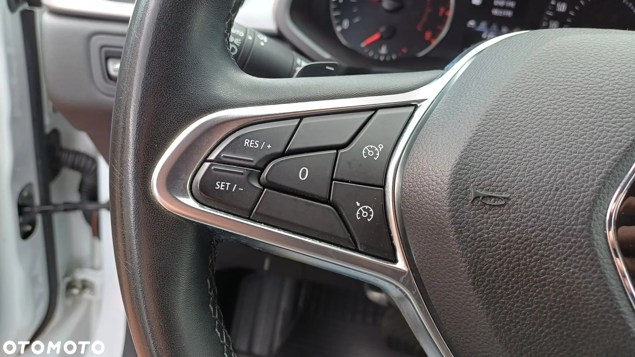 Renault Captur TCe Mild Hybrid 140 EDC GPF EVOLUTION - 14