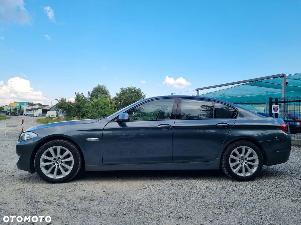 BMW Seria 5 528i Sport-Aut Luxury Line - 4