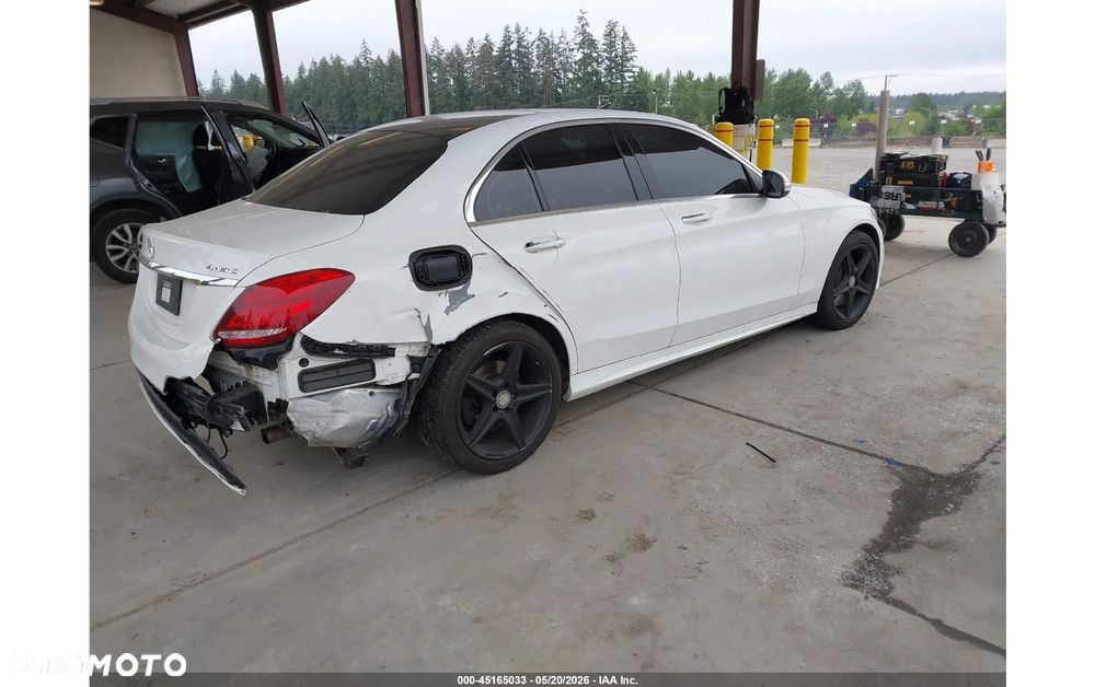 Mercedes-Benz Klasa C 300 7G-TRONIC AMG Line - 4