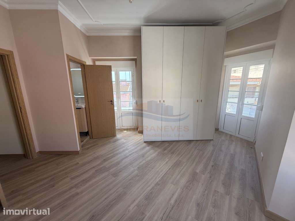 T2 com quintal de 93mts2 todo remodelado - Grande imagem: 4/24