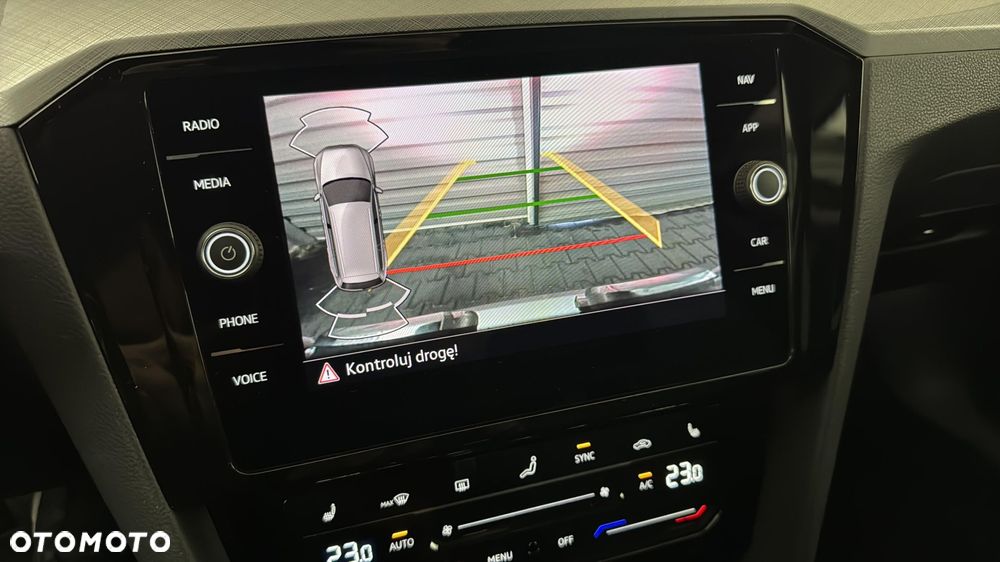 Volkswagen Passat Variant 1.5 TSI EVO Business DSG - 20