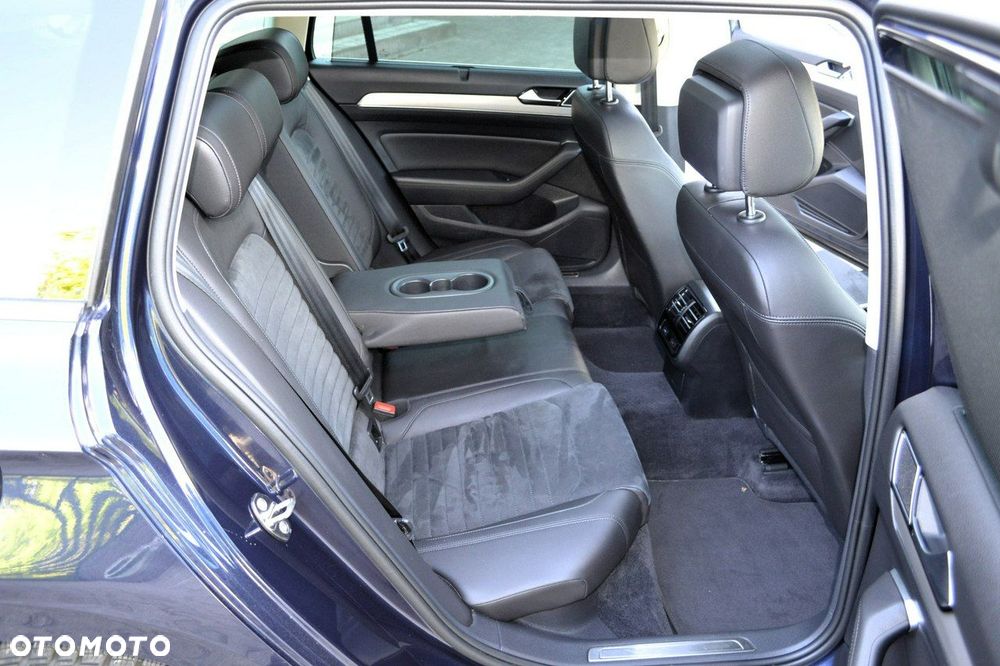 Volkswagen Passat - 33