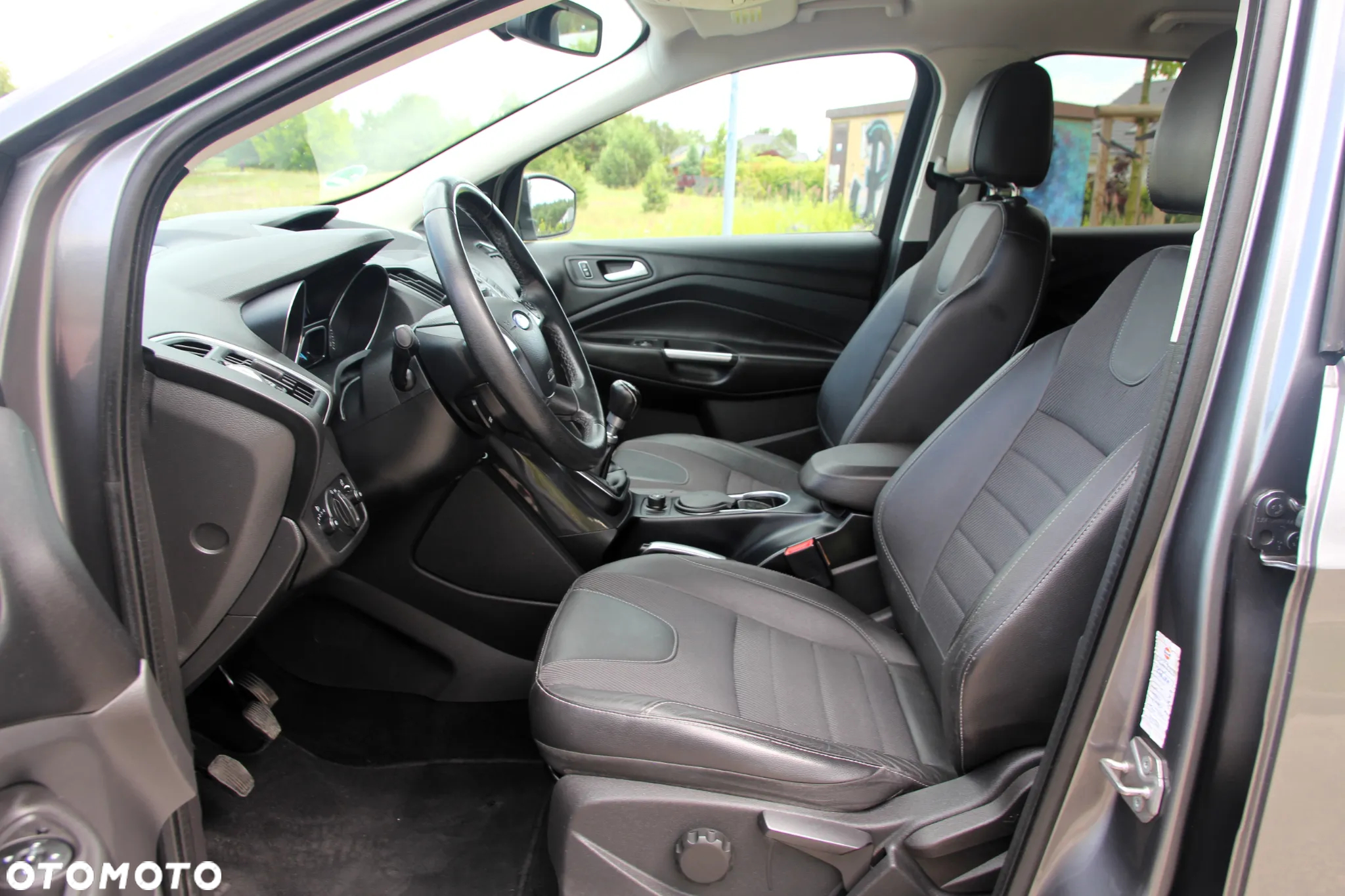 Ford Kuga 2.0 TDCi 2x4 Titanium - 23