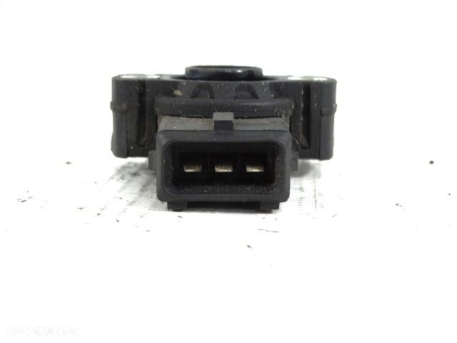 BMW 3 E30 8 E31 7 E32 5 E34 E36 M40 M42 M50 M52 M60 M63 Stycznik Czujnik Ustawienie Przepustnicy Powietrza 318is 318i 840Ci 840i 730iL 740i 740iL 730i 518i 520i 525i 530i 540i 320i 323i 325i 328i 13631721456 1721456 13631726591 1726591 - 5