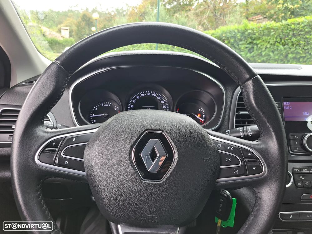 Renault Mégane TCe 140 GPF LIMITED - 21