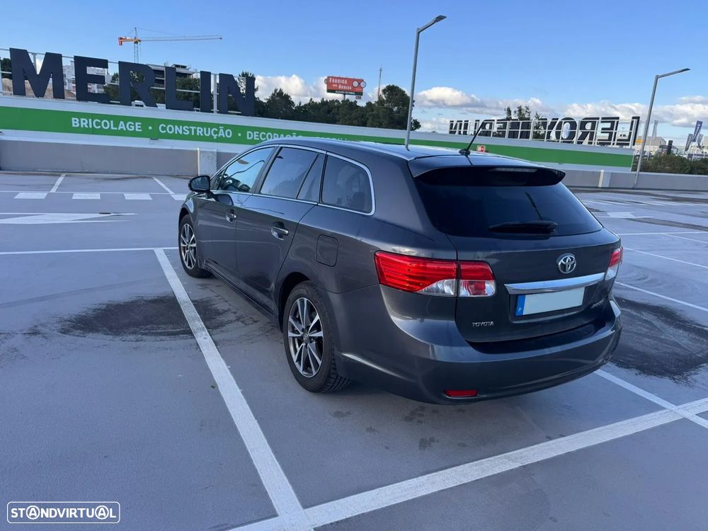 Toyota Avensis SW 2.0 D-4D Exclusive +GPS - 3