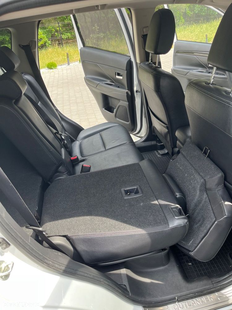 Mitsubishi Outlander 2.0 Instyle Navi 4WD CVT - 31