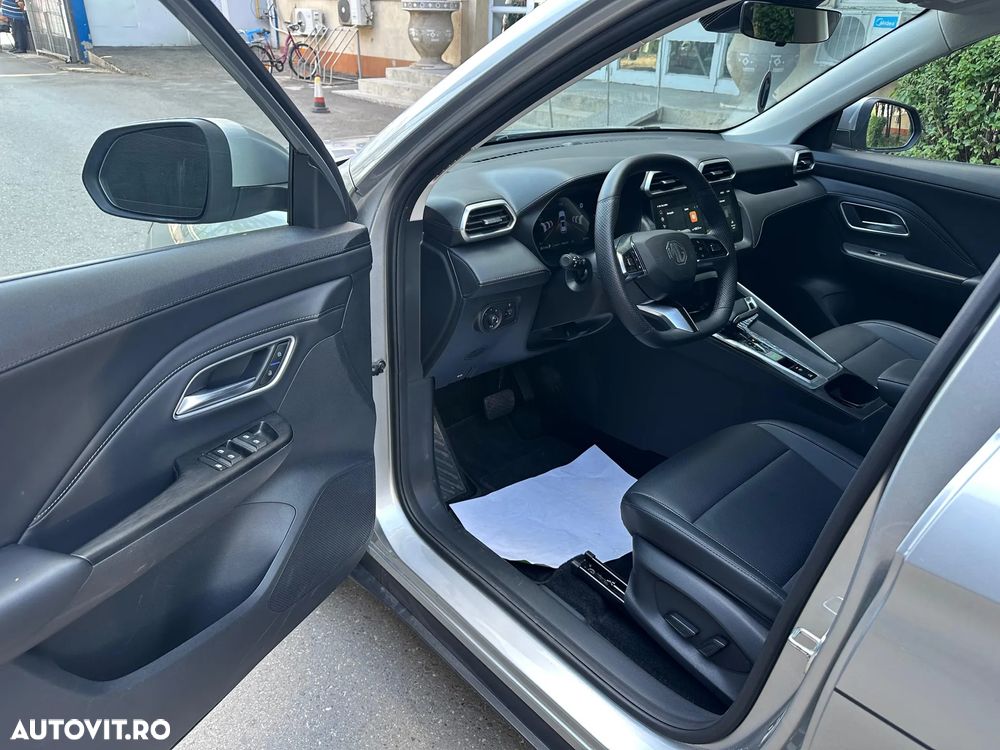 MG ZS HEV 1.5 GSI AT Exclusive - 9