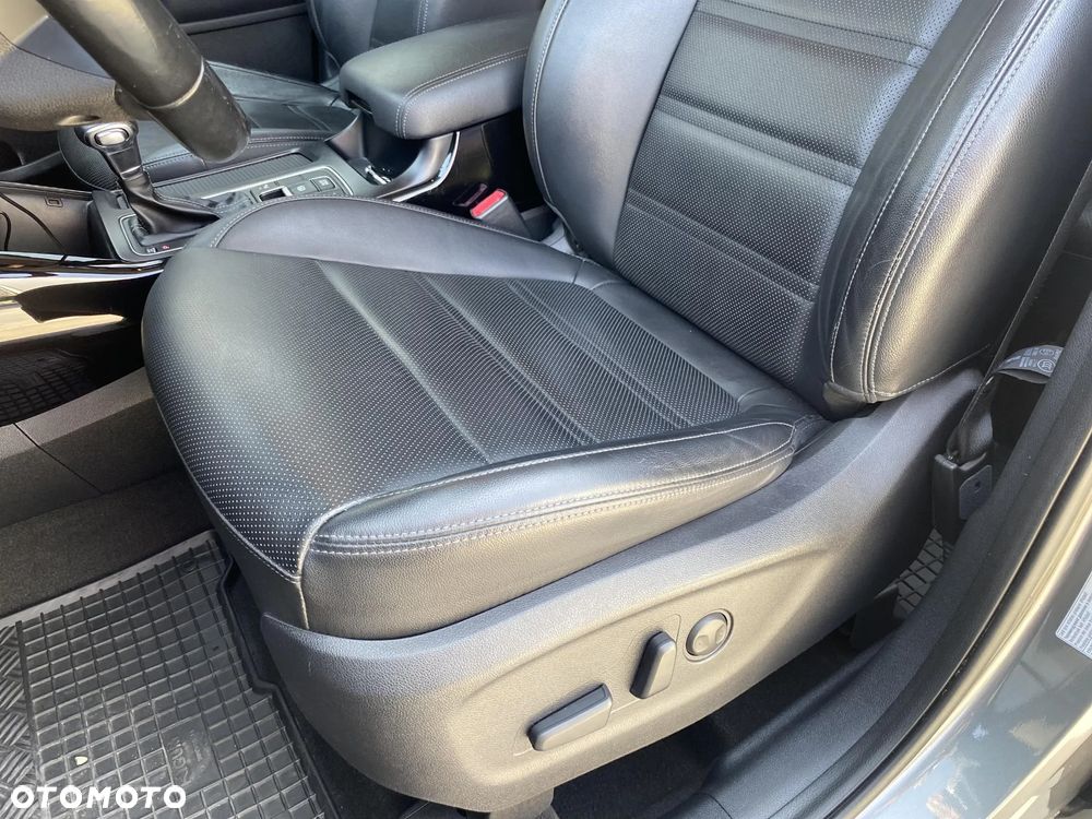 Kia Sorento 2.0 CRDI L - 12