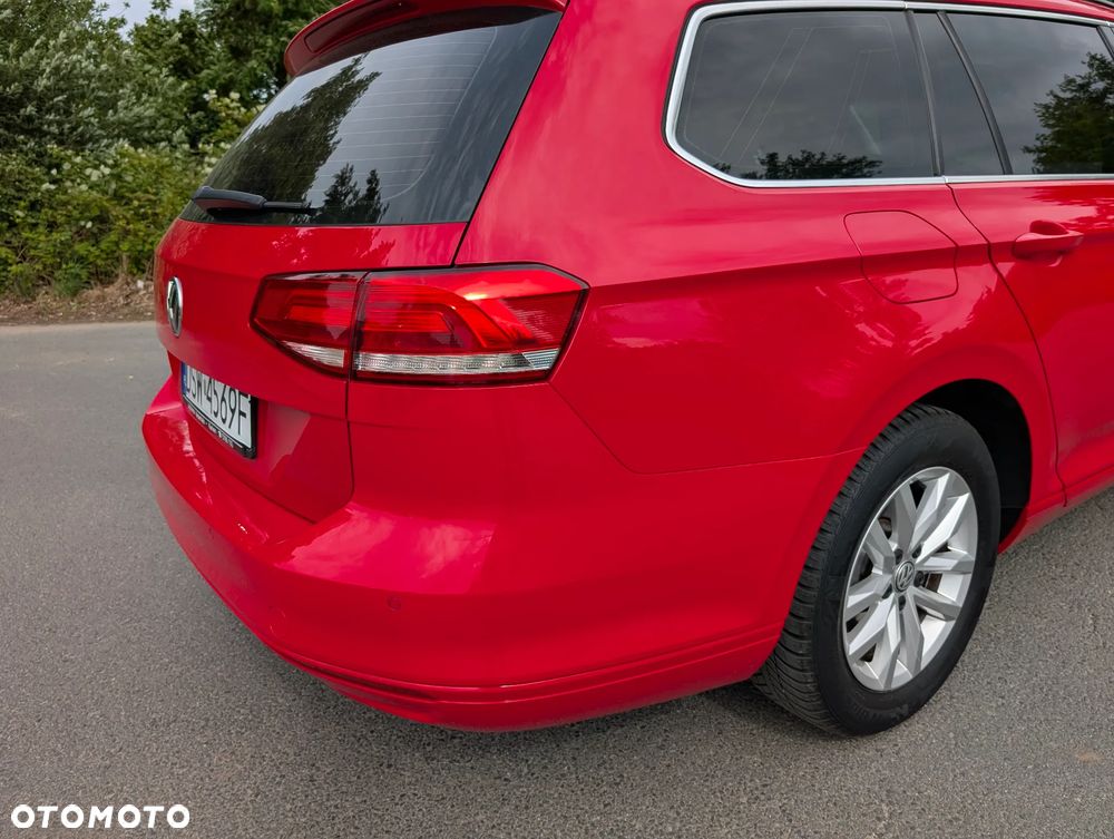 Volkswagen Passat 1.6 TDI SCR DSG Comfortline - 19