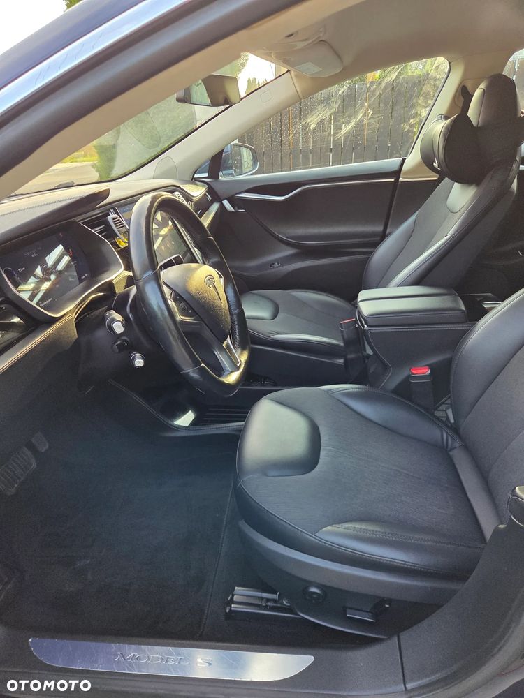 Tesla Model S 85 D - 25