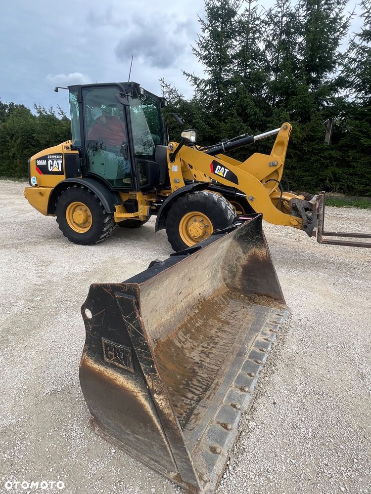Caterpillar Ładowarka łamana 906M Cat łyżka widły 907 908 5 6 ton SZYBKOZŁĄCZE HYDRAULICZNE dodatkowe linie ZAMIATARKA za dopłatą - 33