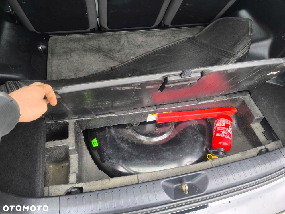 Toyota Prius+ - 14