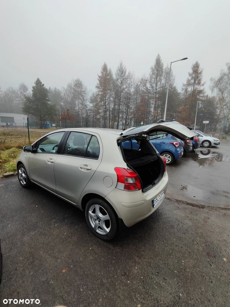 Toyota Yaris 1.33 Sol - 3