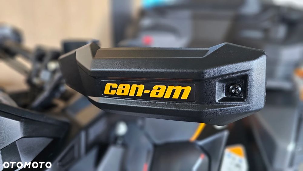 Can-Am Outlander - 10
