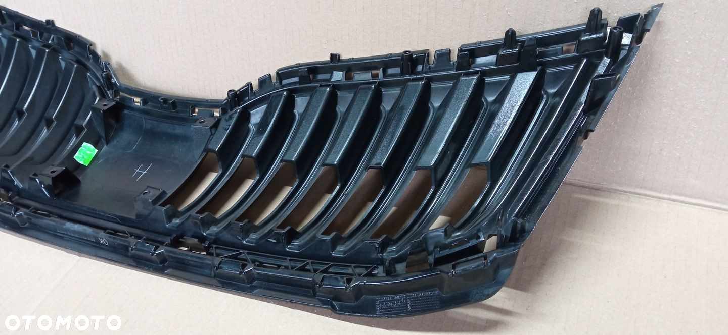 SKODA OCTAVIA III LIFT 16- ATRAPA GRILL KRATKA ZDERZAKA PRZÓD 5E0853653C - 8