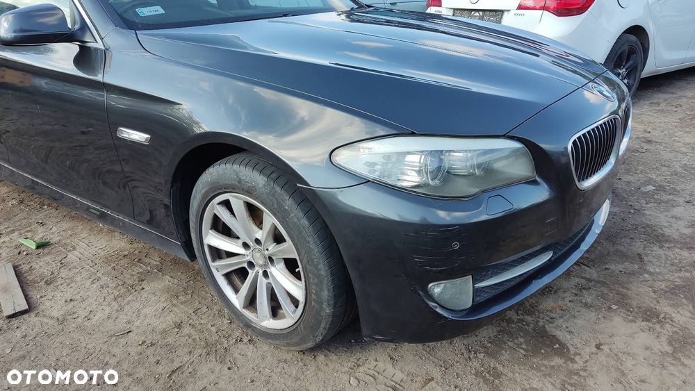 MASKA ZDERZAK BŁOTNIK LAMPA  BI-XENON BMW F10 F11 2.0 D A90/7 10-13r - 16