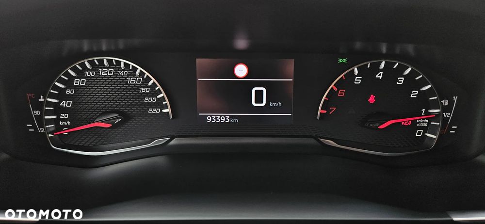 Peugeot 2008 PureTech 130 Allure - 12